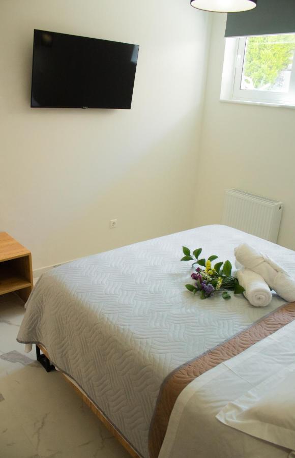 Elias - Near To The Port Of Rafina And The Airport Of Athens Apartment *